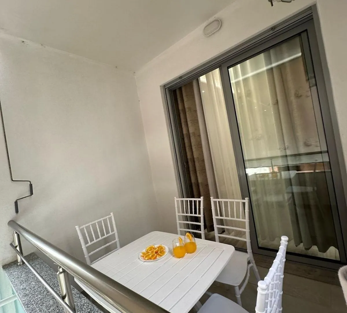 Family Apartment In Golem Albanien
